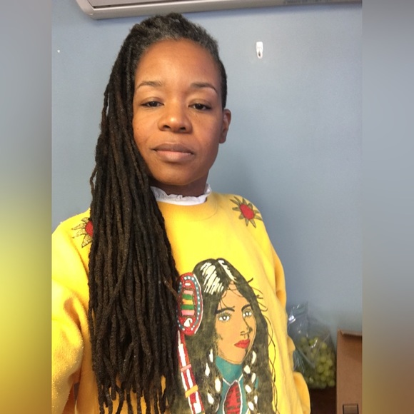 Meet your Posher, Nadia - Picture 2 of 3